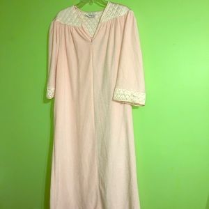 VINTAGE Vanity Fair Robe Pink Housecoat Quilted S
